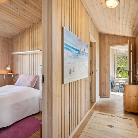 Well-maintained With Sea View Close To Ebeltoft