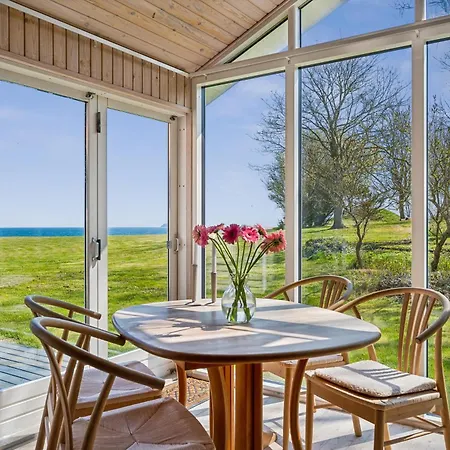Holiday home Well-maintained With Sea View Close To
